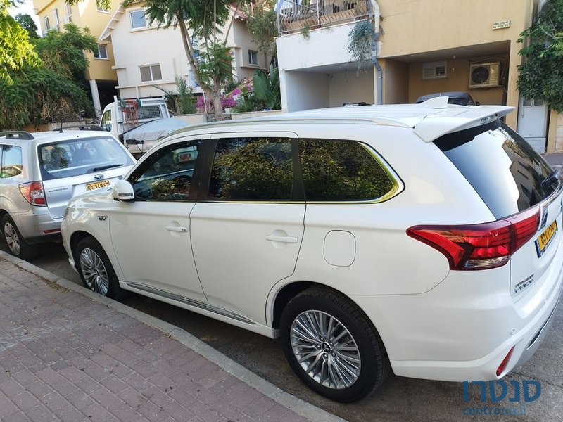 2020' Mitsubishi Outlander מיצובישי אאוטלנדר photo #1