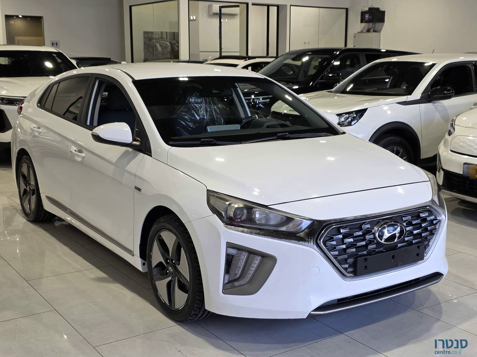2019' Hyundai Ioniq photo #2