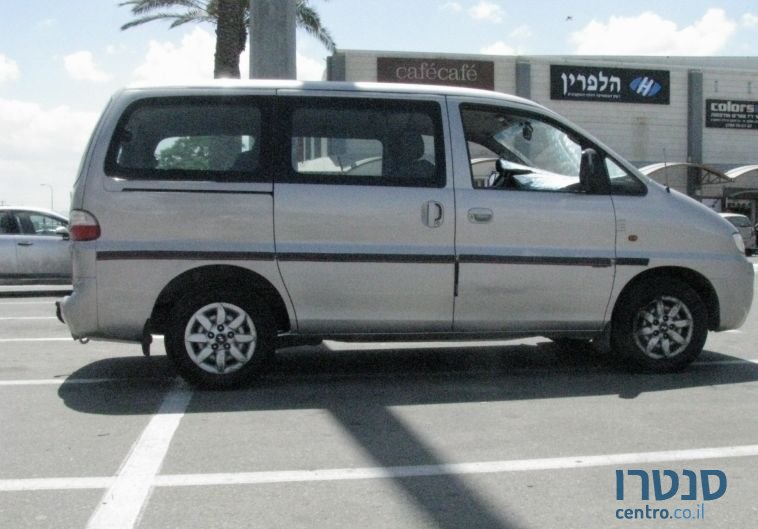 2005' Hyundai photo #3