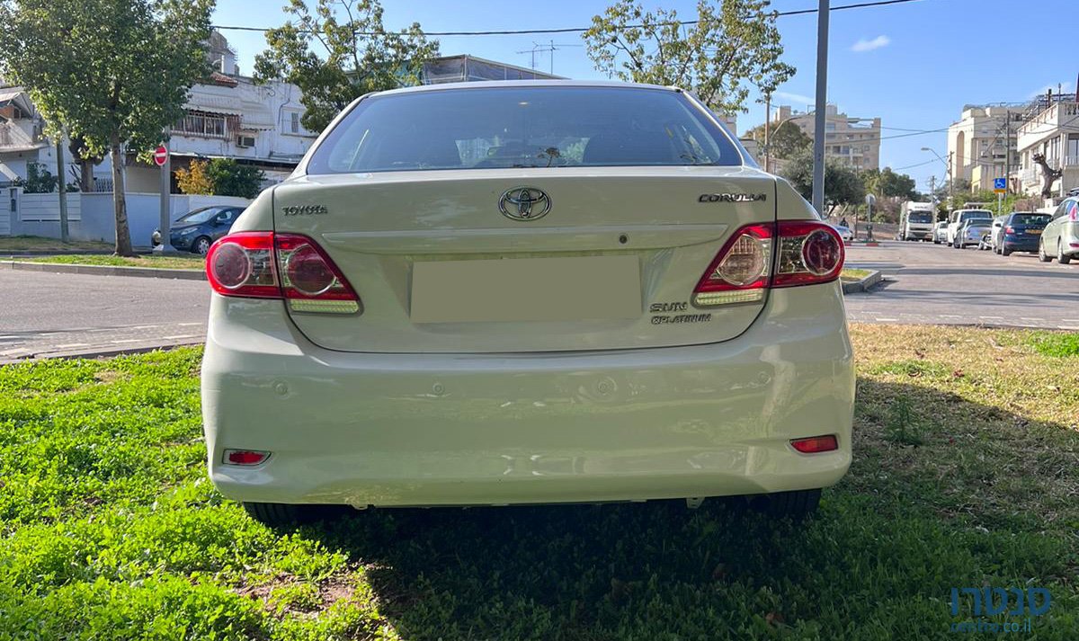 2013' Toyota Corolla photo #1