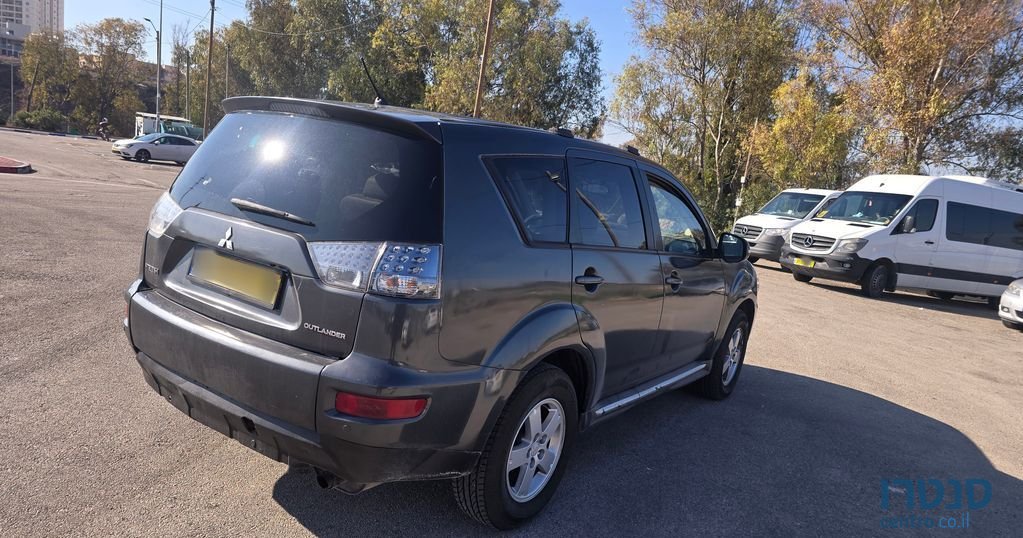 2011' Mitsubishi Outlander מיצובישי אאוטלנדר photo #2