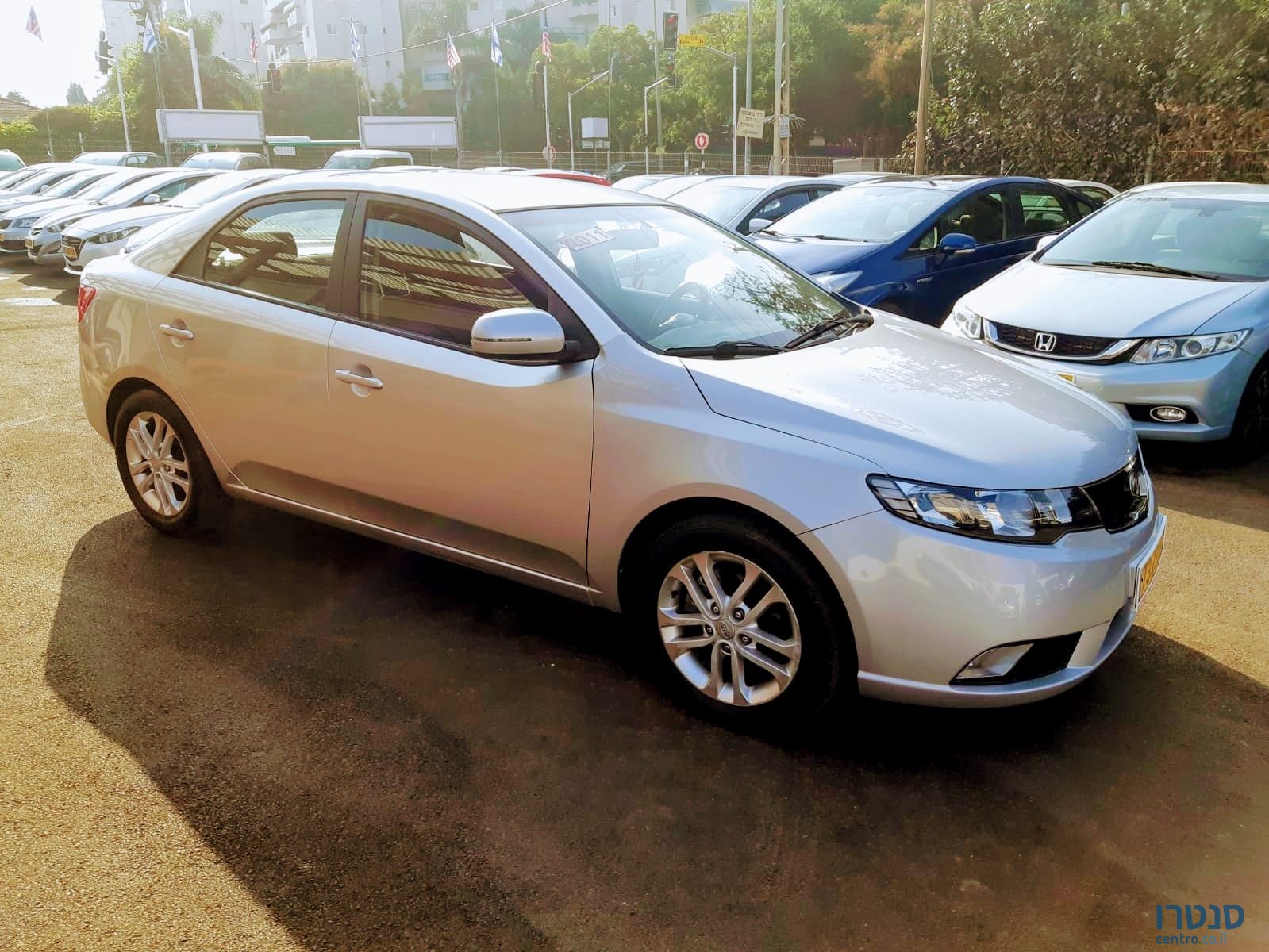 2011' Kia Forte photo #1