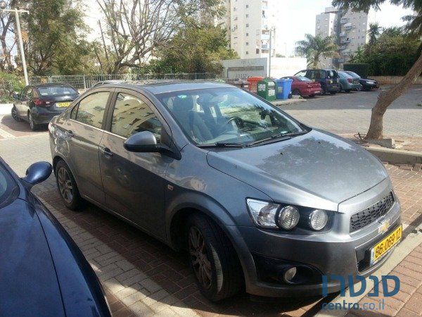 2013' Chevrolet Sonic photo #2