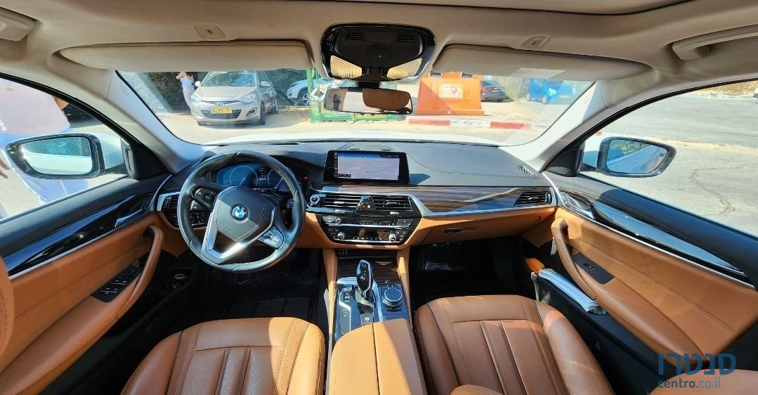 2019' BMW 5 Series ב.מ.וו סדרה 5 photo #5
