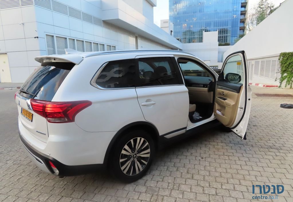 2019' Mitsubishi Outlander מיצובישי אאוטלנדר photo #2
