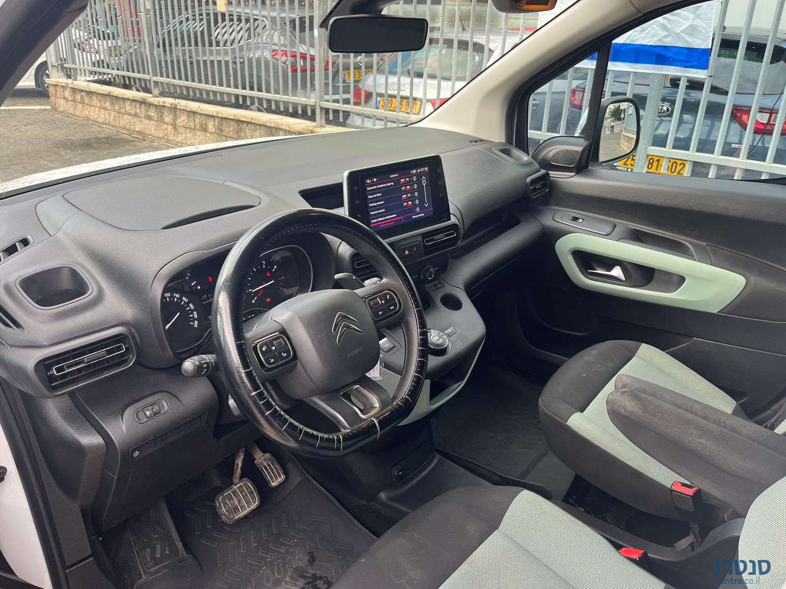 2021' Citroen Berlingo photo #3