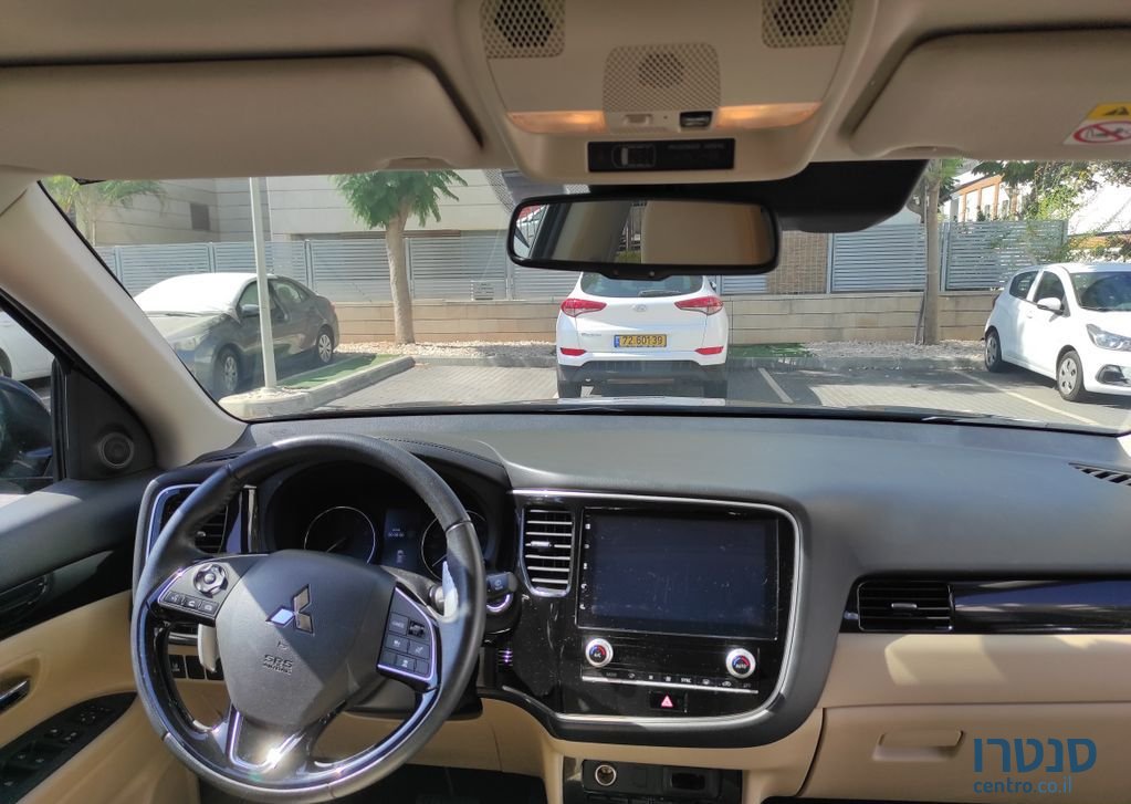 2020' Mitsubishi Outlander מיצובישי אאוטלנדר photo #1