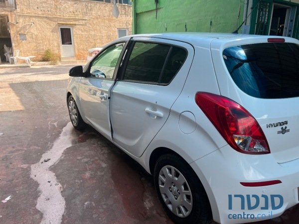 2013' Hyundai i20 photo #1