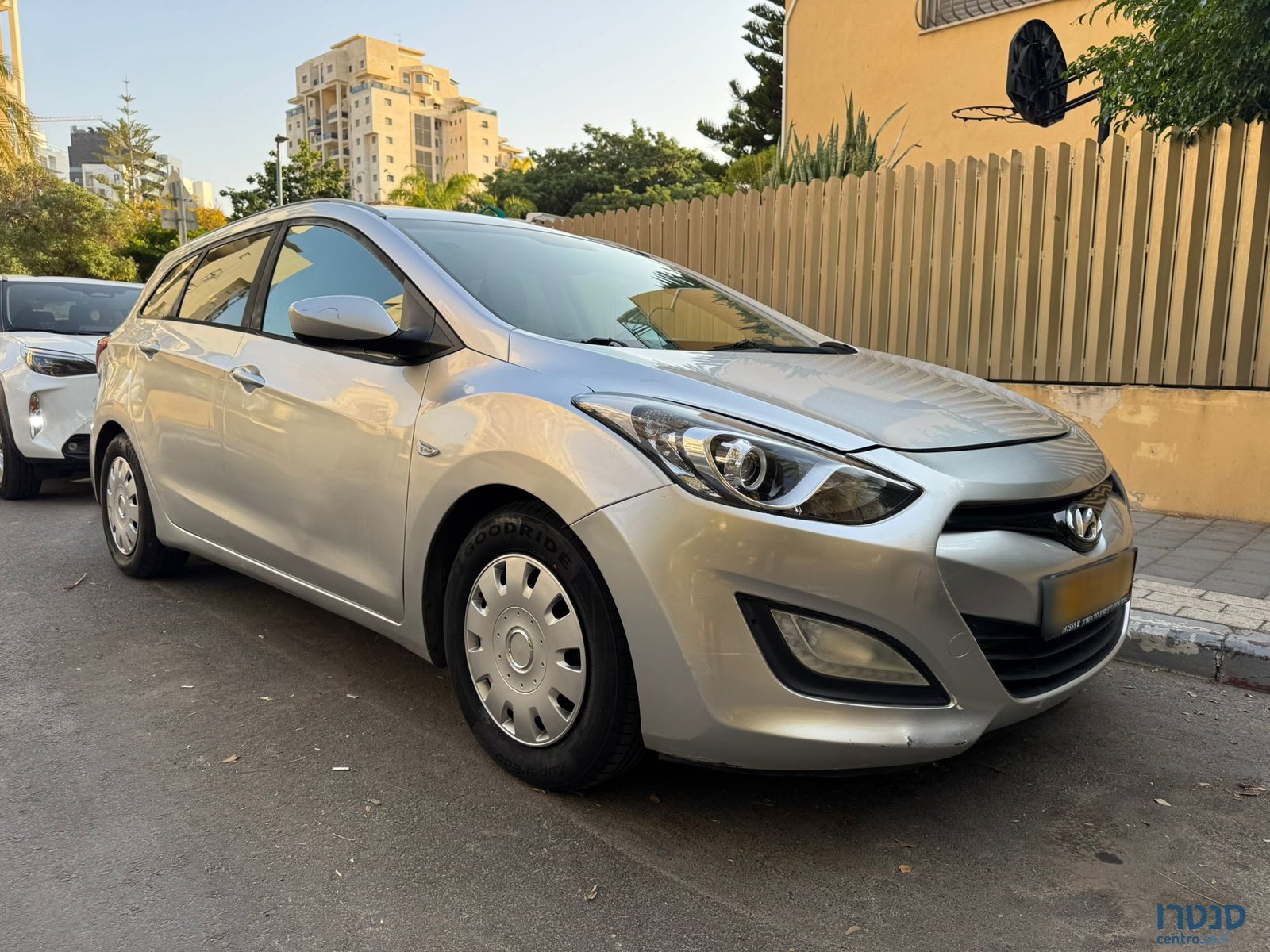 2013' Hyundai i30 photo #2
