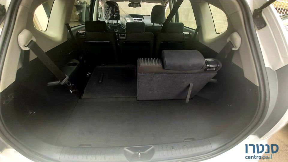 2019' Toyota Prius photo #7