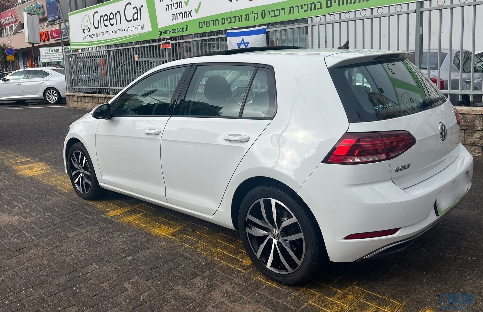 2019' Volkswagen Golf photo #4