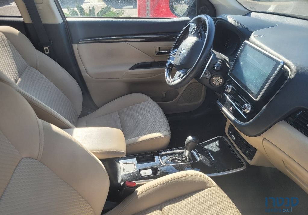 2019' Mitsubishi Outlander מיצובישי אאוטלנדר photo #5