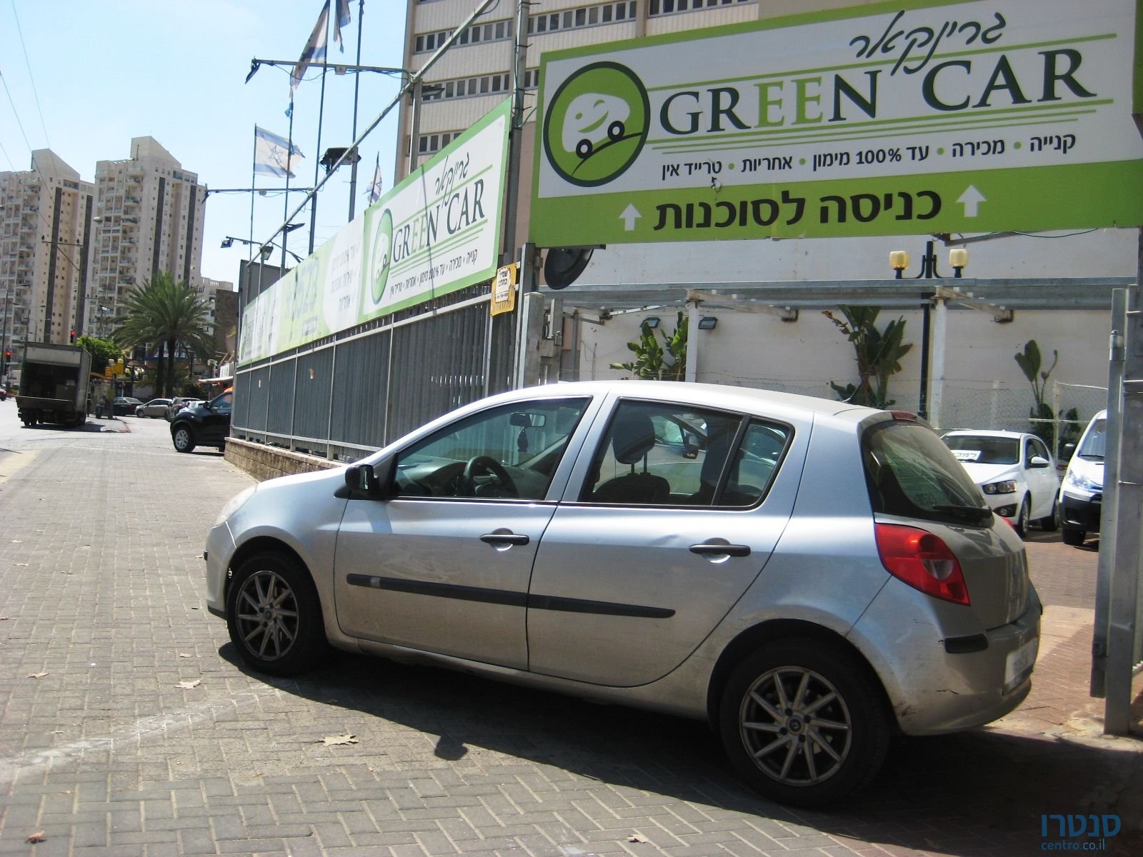 2008' Renault Clio photo #3