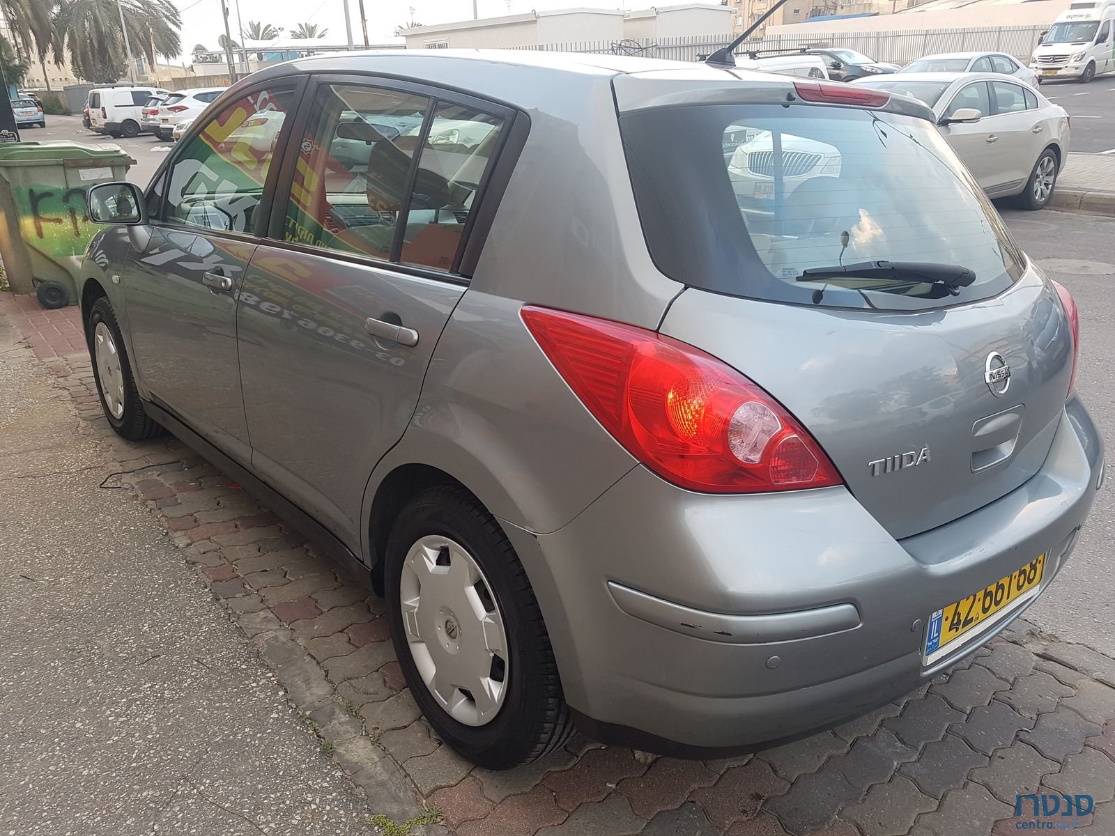 2009' Nissan Tiida photo #3