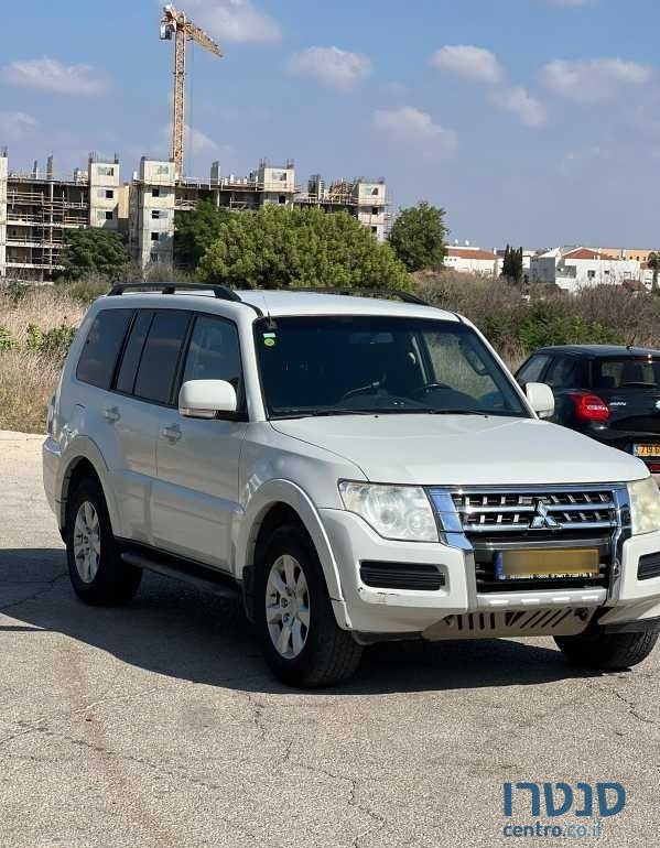 2015' Mitsubishi Pajero מיצובישי פג'רו photo #1