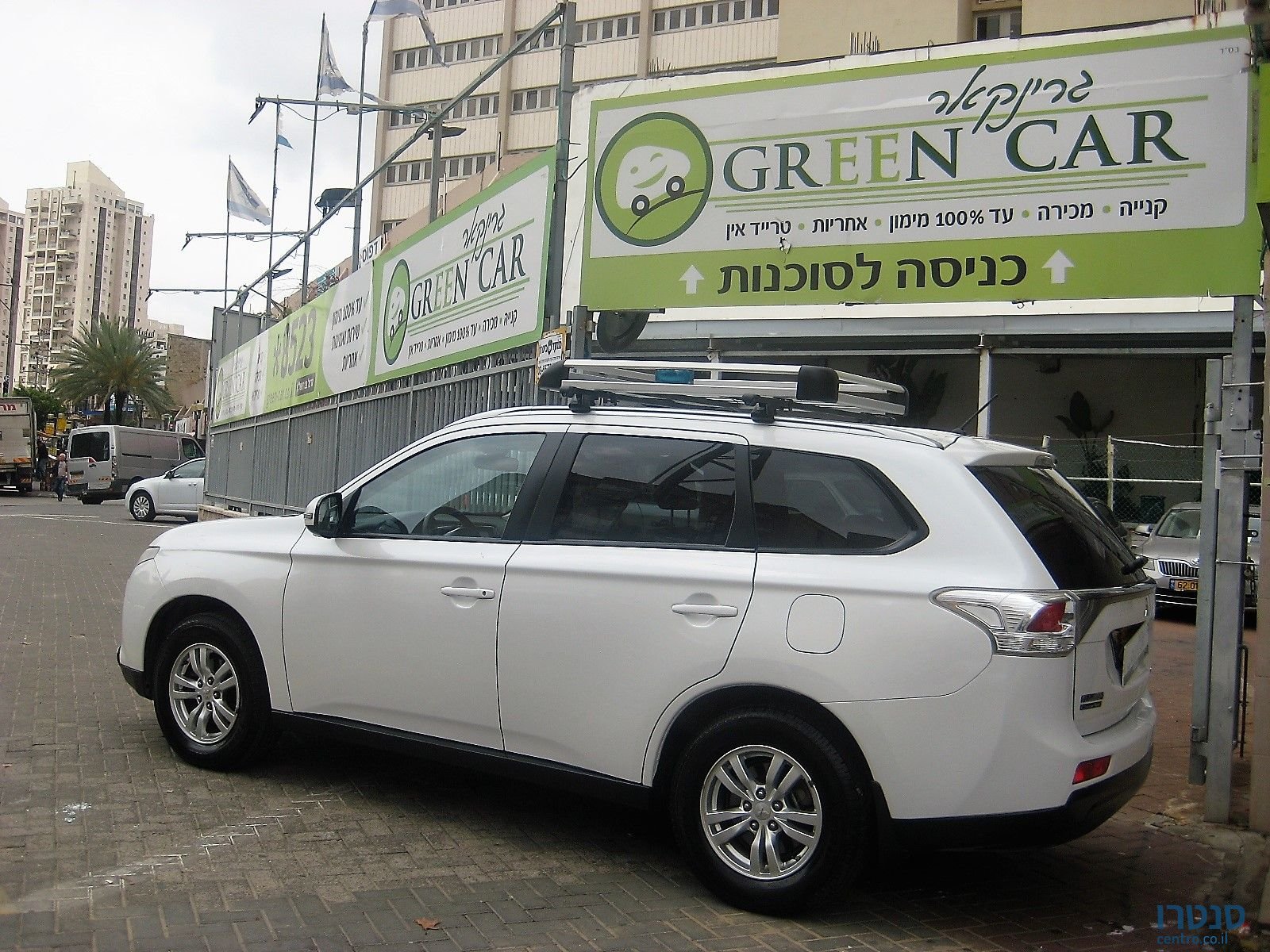 2015' Mitsubishi Outlander photo #3