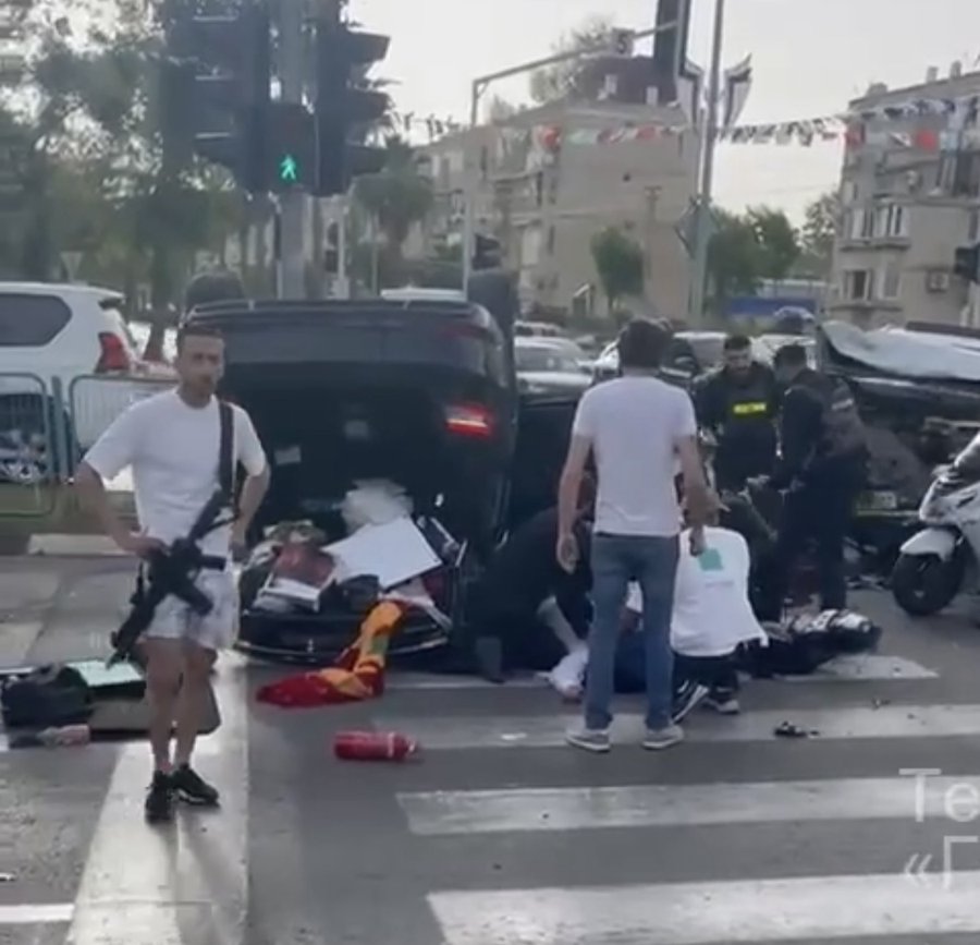 Бен-Гвир попал в аварию в Рамле: его машина проехала на красный и перевернулась