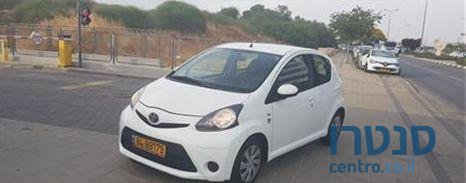 2012' Toyota Aygo טויוטה אייגו photo #2