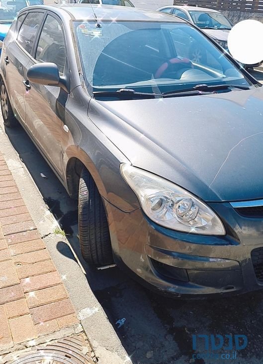 2008' Hyundai i30 יונדאי photo #2