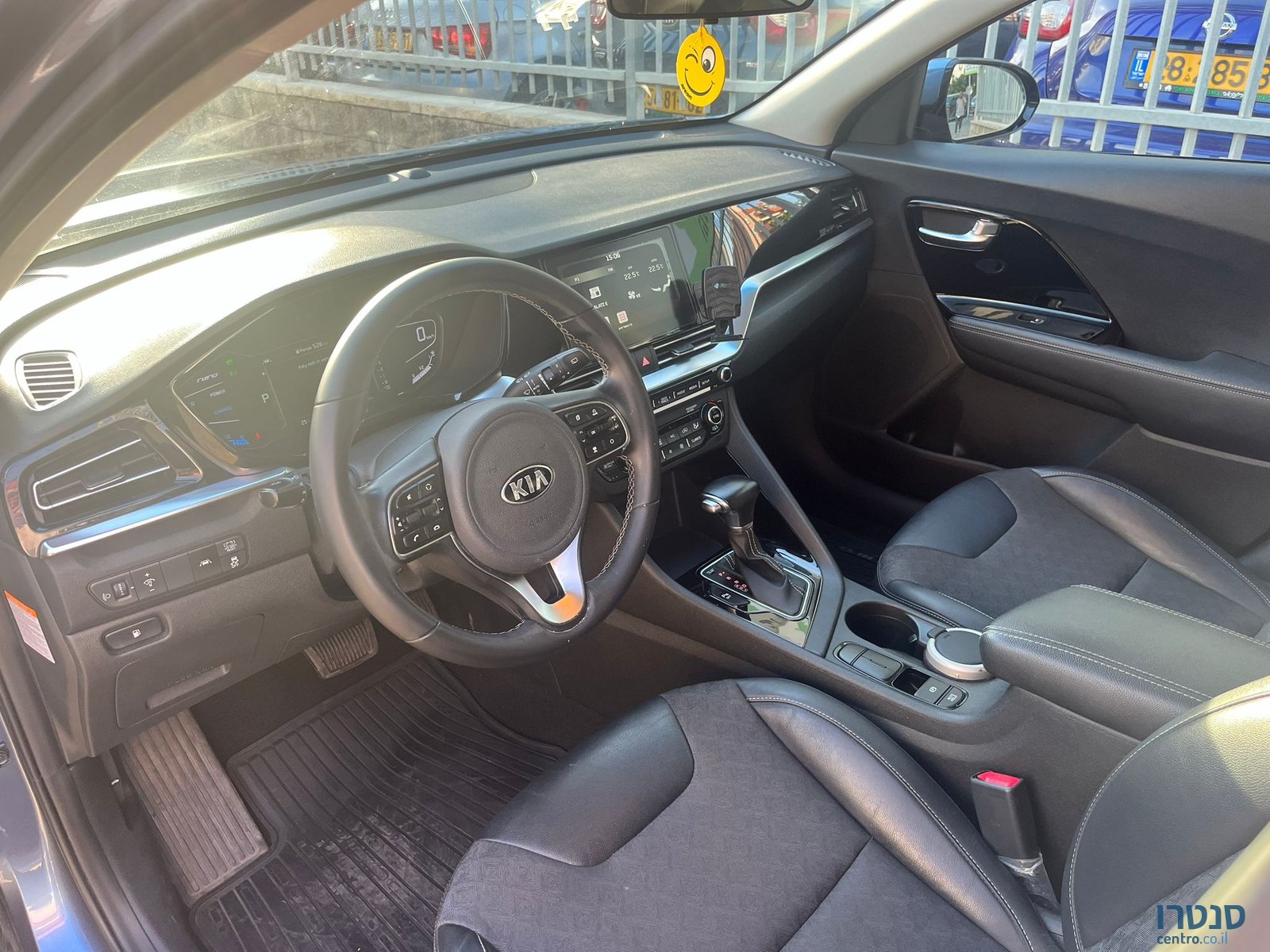 2020' Kia Niro photo #2