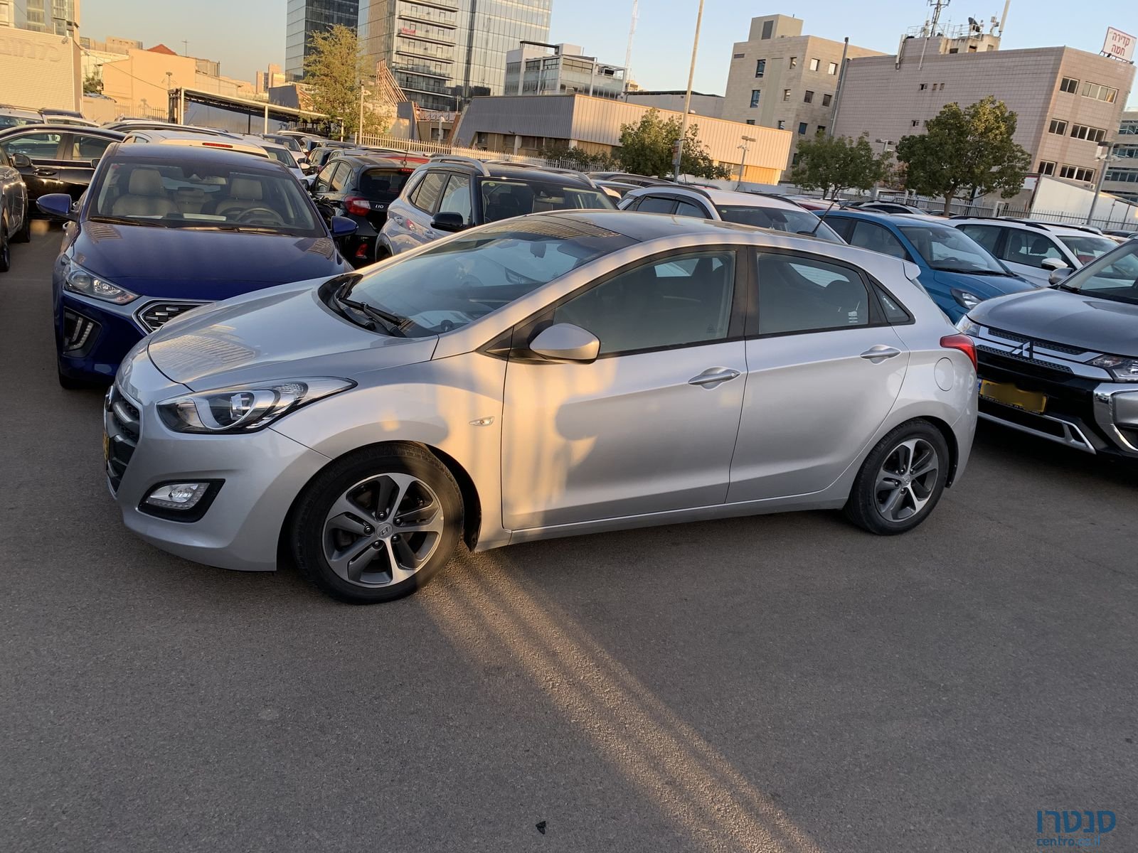 2016' Hyundai i30 יונדאי photo #1