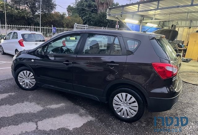 2014' Suzuki SX4 סוזוקי קרוסאובר photo #2