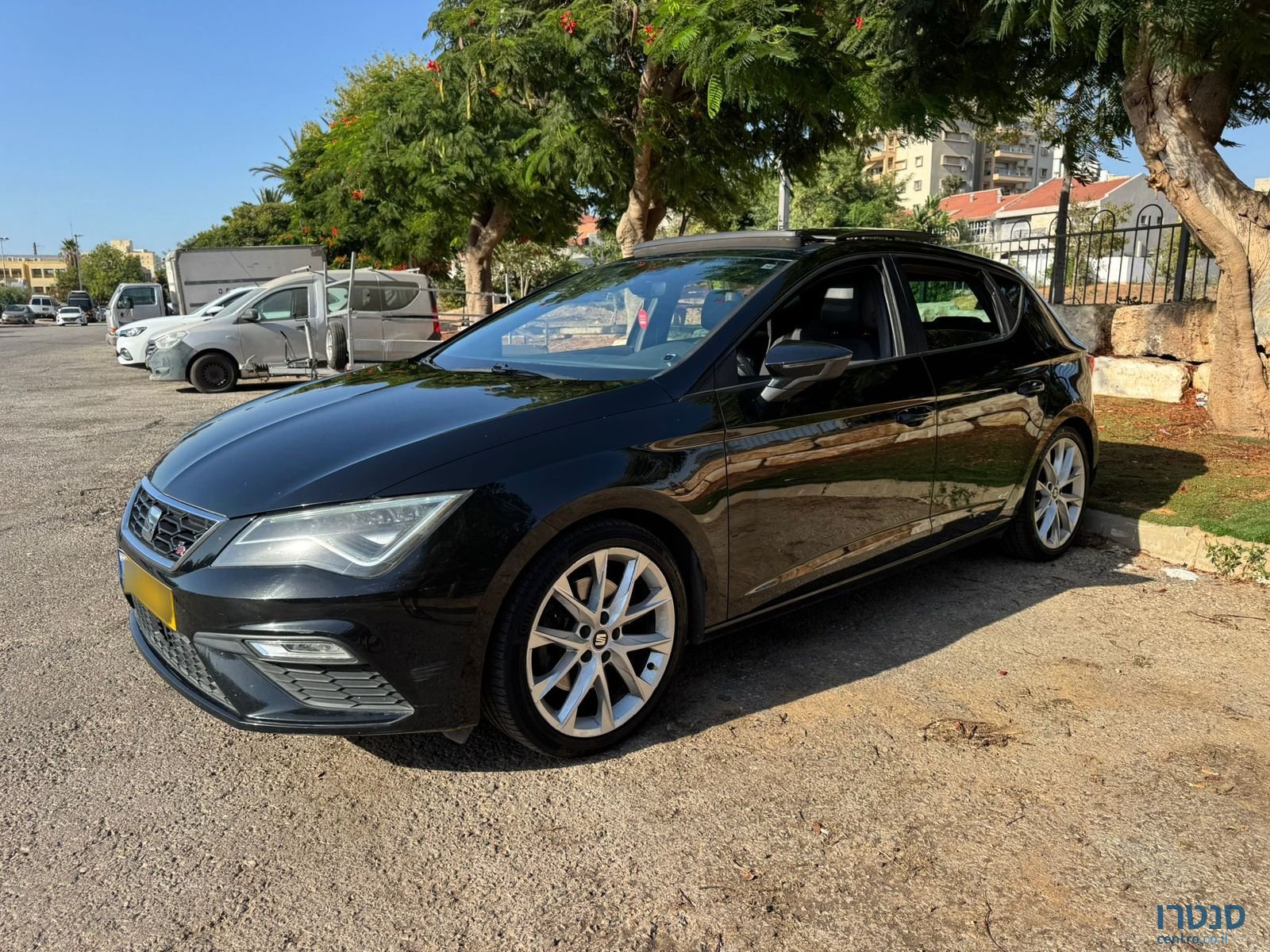 2019' SEAT Leon FR photo #3