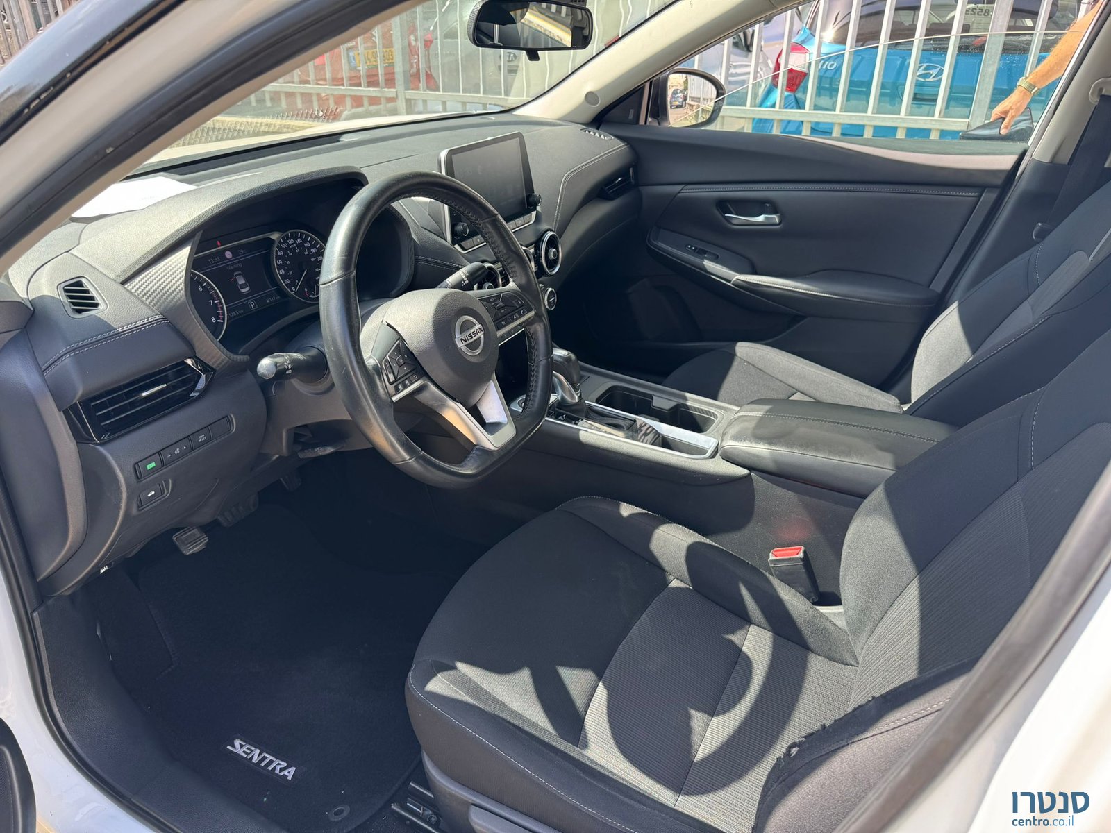 2023' Nissan Sentra photo #2