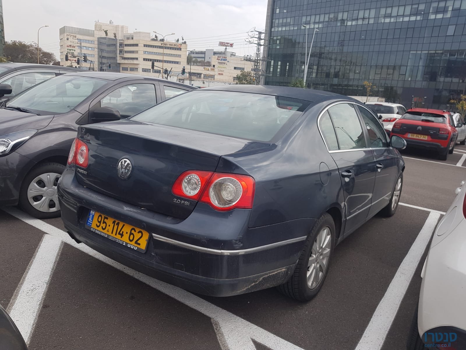 2008' Volkswagen Passat B6 photo #2