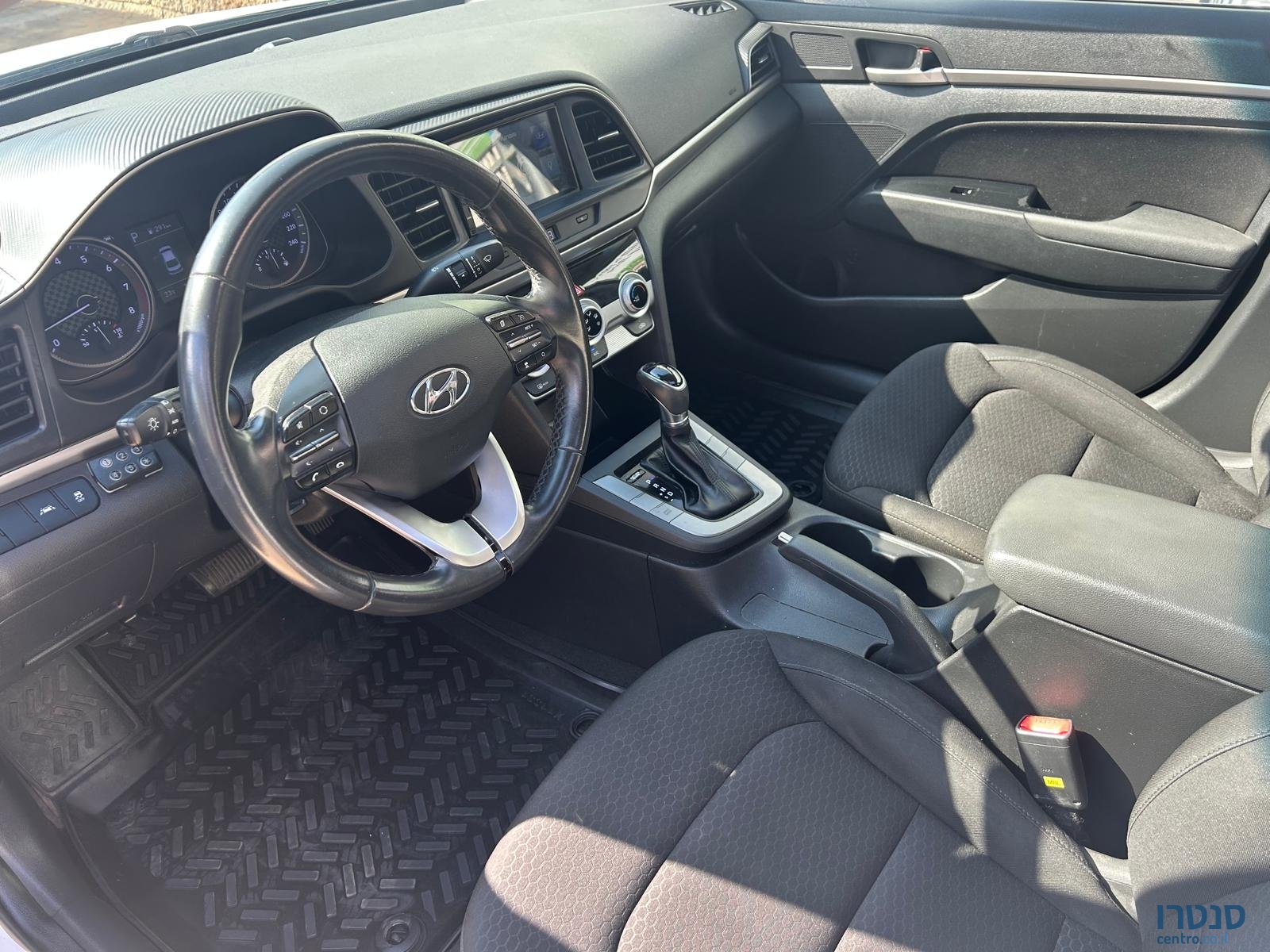 2019' Hyundai Elantra photo #3