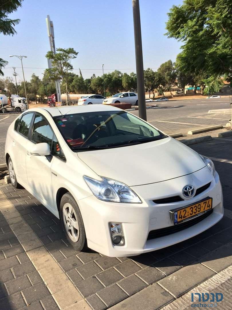 2011' Toyota Prius טויוטה פריוס photo #1