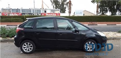 2011' Citroen C4 Picasso photo #3