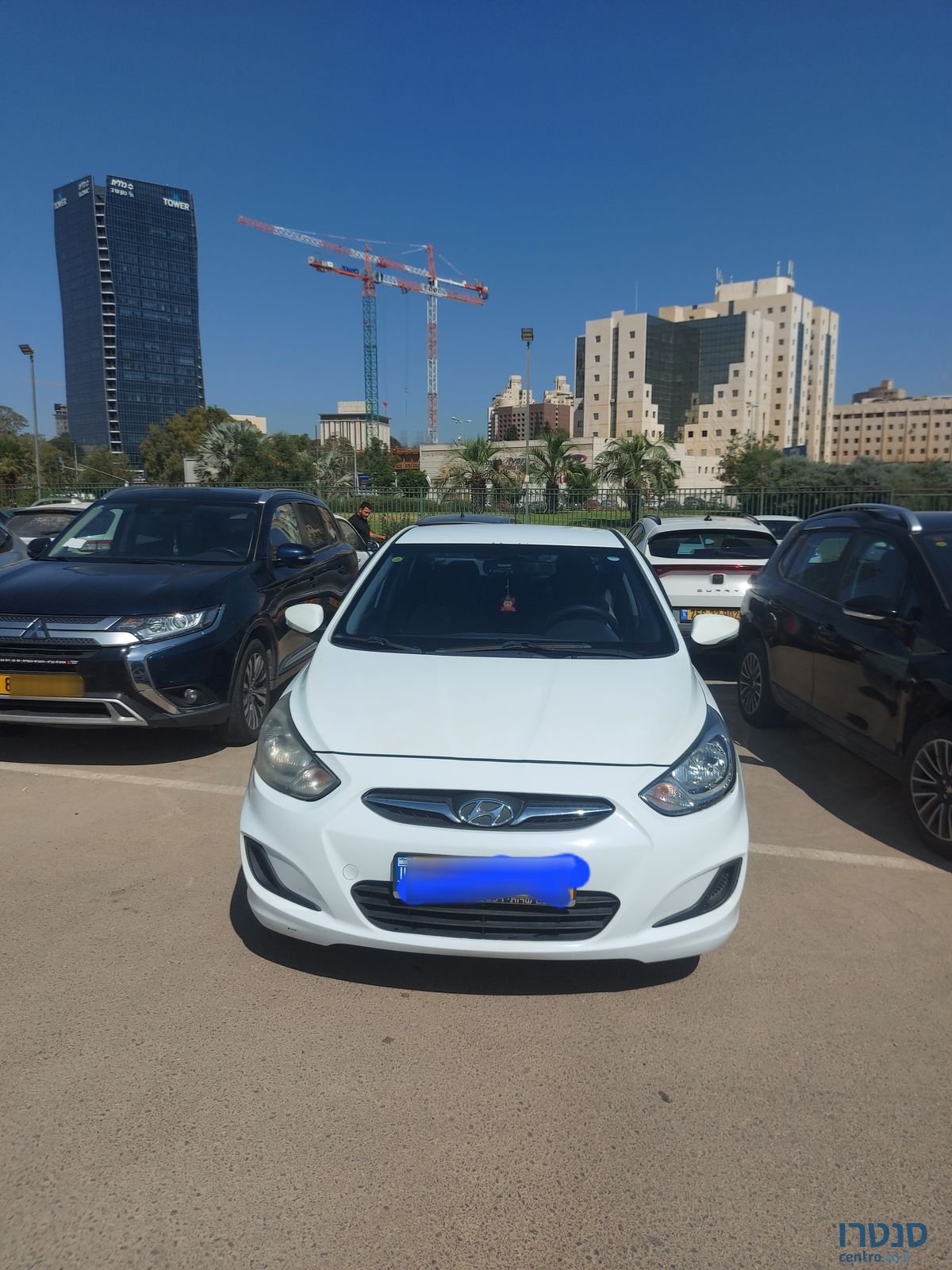 2013' Hyundai i25 יונדאי photo #1
