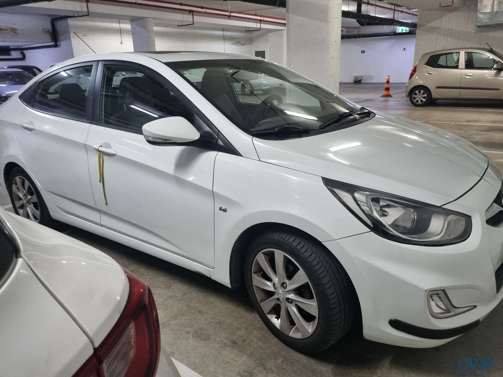 2011' Hyundai i25 יונדאי photo #1