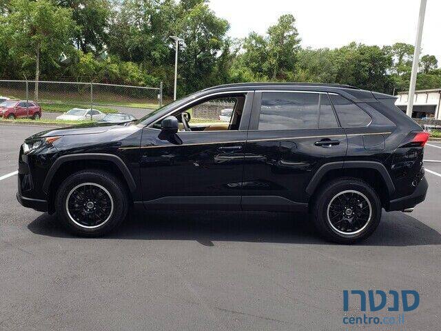 2019' Toyota RAV4 photo #1