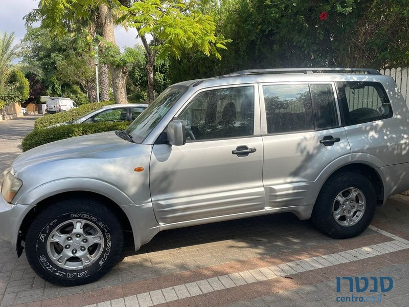 2001' Mitsubishi Pajero מיצובישי פג'רו photo #1