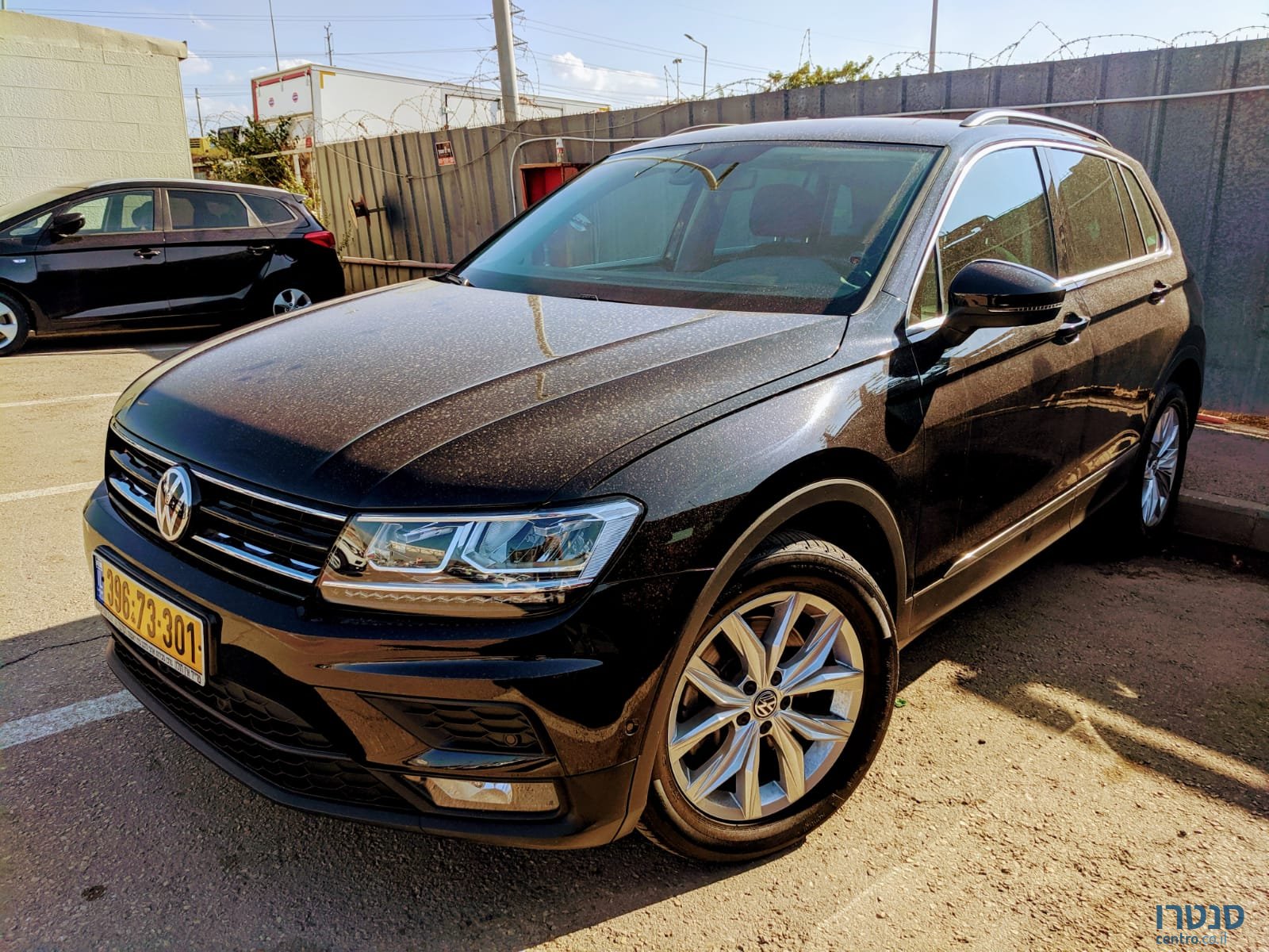 2018' Volkswagen Tiguan photo #1