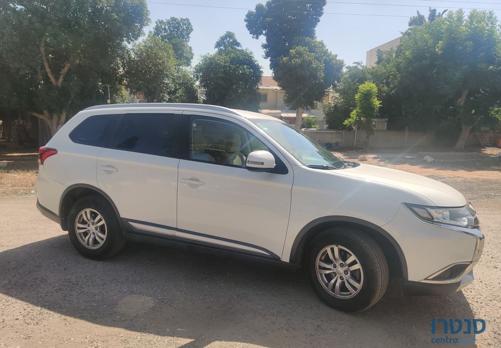 2017' Mitsubishi Outlander מיצובישי אאוטלנדר photo #2