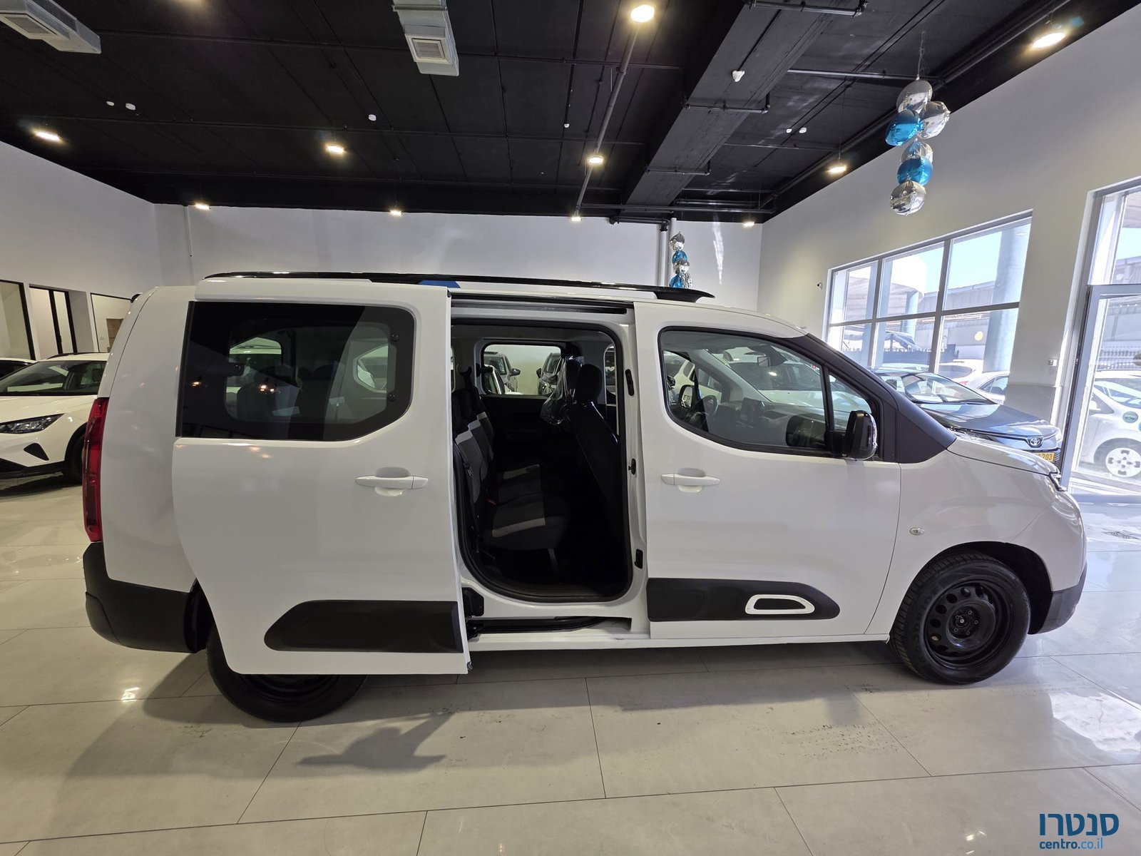2022' Citroen Berlingo Maxi photo #4