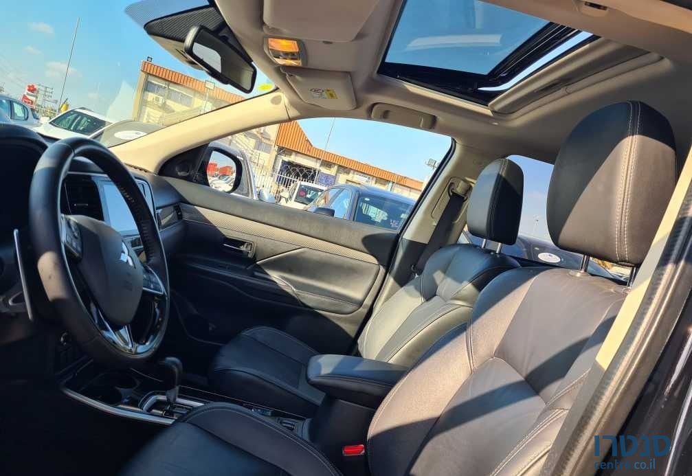 2019' Mitsubishi Outlander מיצובישי אאוטלנדר photo #5