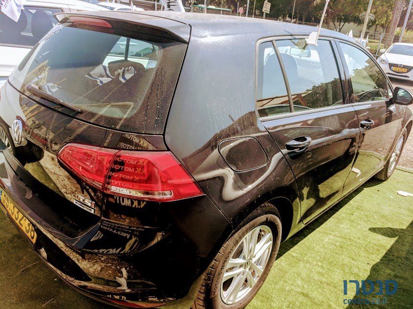 2016' Volkswagen Golf photo #3