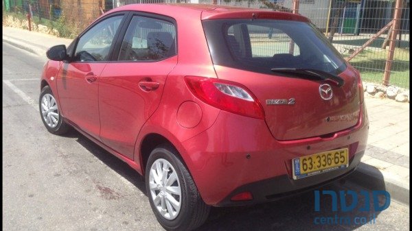 2008' Mazda 2 photo #2