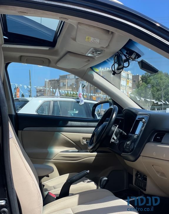 2017' Mitsubishi Outlander מיצובישי אאוטלנדר photo #6