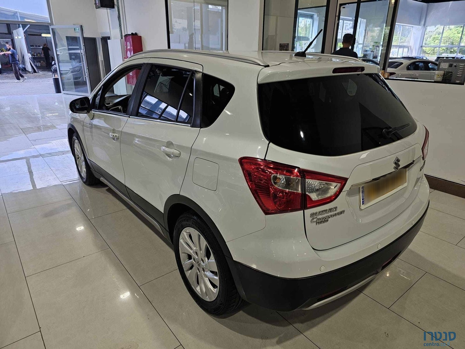 2018' Suzuki SX4 S-Cross photo #4