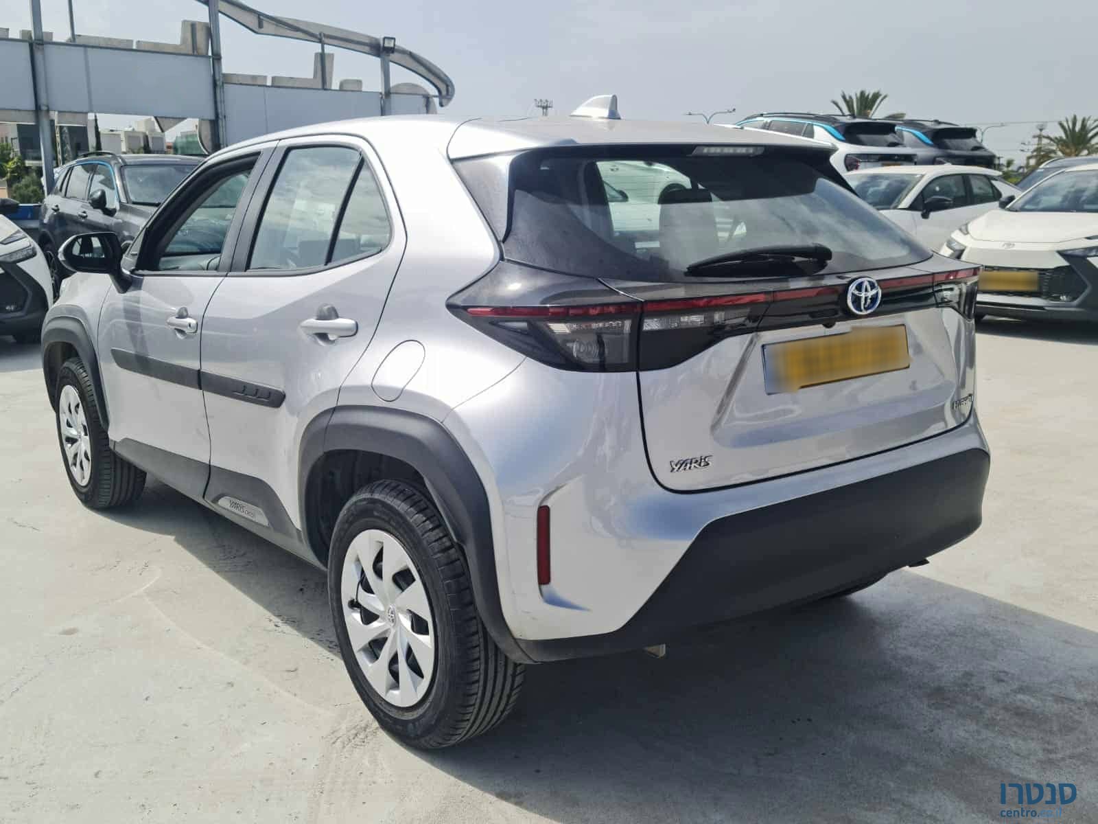 2022' Toyota Yaris Cross photo #3