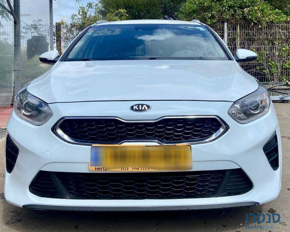2020' Kia Ceed LX photo #1
