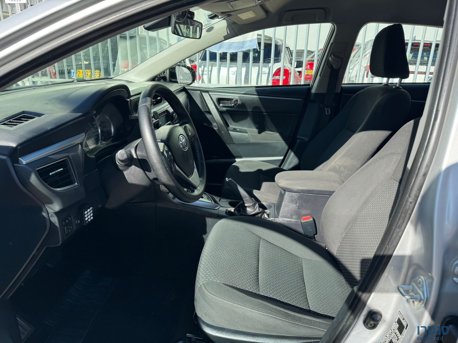 2016' Toyota Corolla photo #2