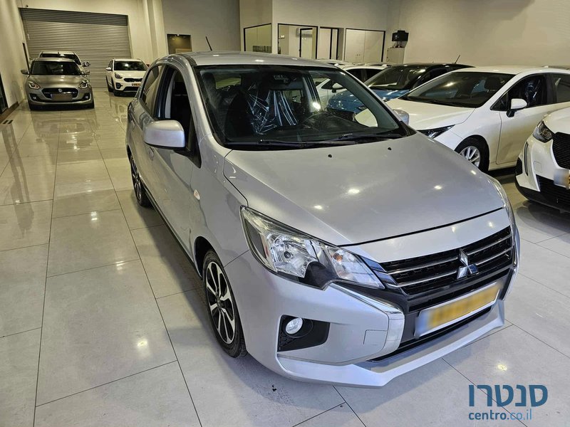 2020' Mitsubishi Space Star photo #2
