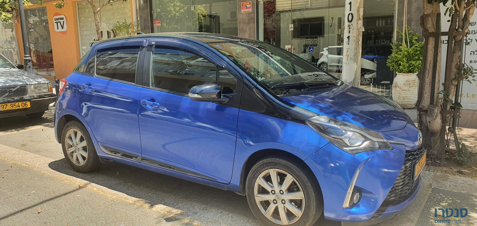 2018' Toyota Yaris photo #5