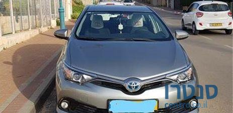2015' Toyota Auris טויוטה אוריס photo #2